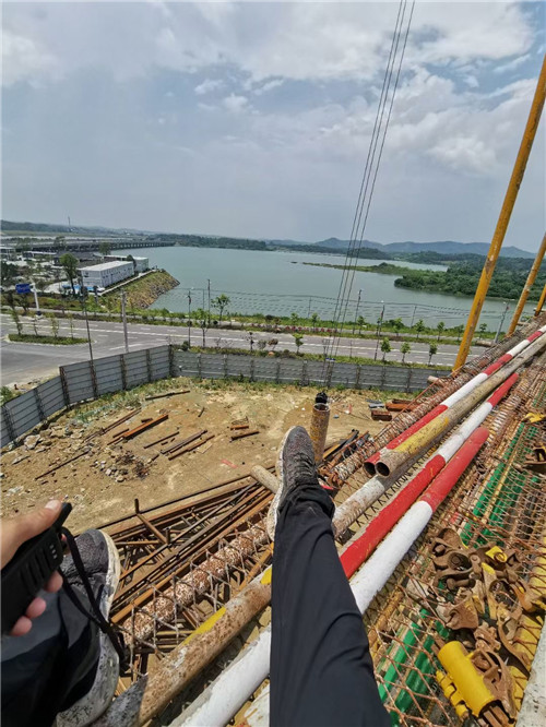 中牟县作业中发生设备损坏或人员意外，责任怎么划分？