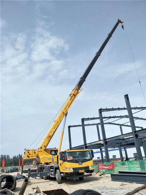 中牟县超高层建筑钢结构吊装案例
